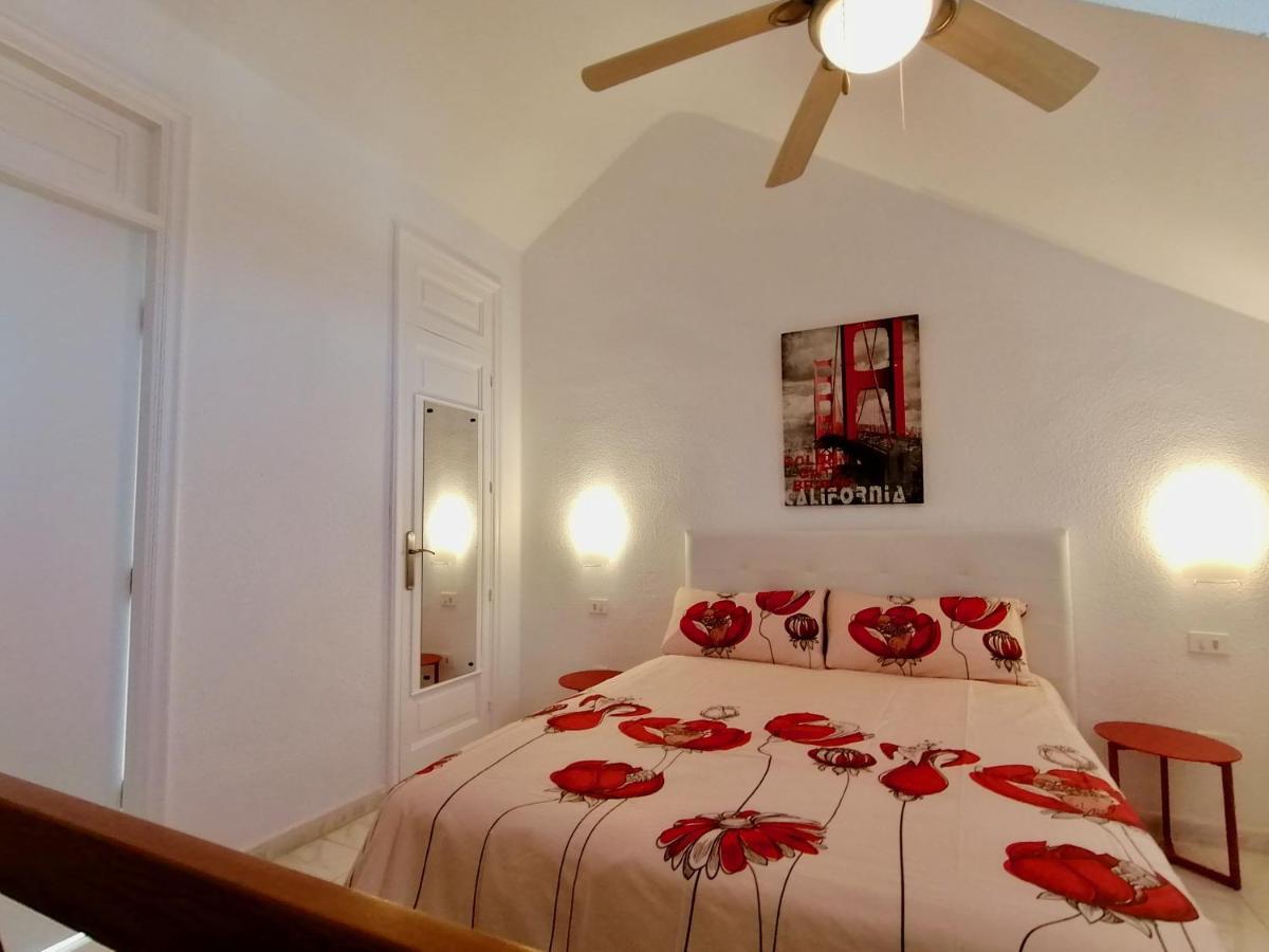 פלאייה דה לאס אמריקס Golden View Holiday Home מראה חיצוני תמונה