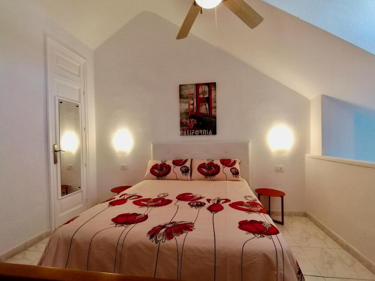 פלאייה דה לאס אמריקס Golden View Holiday Home מראה חיצוני תמונה